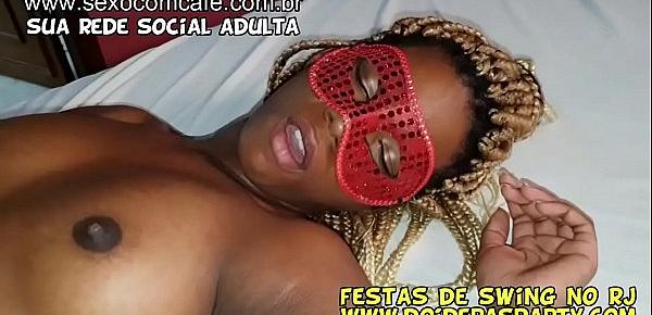  Video amador interracial com a novinha Mulata Natasha Medeiros com Dotado branco no motel - Video Completo no Xvideos RED